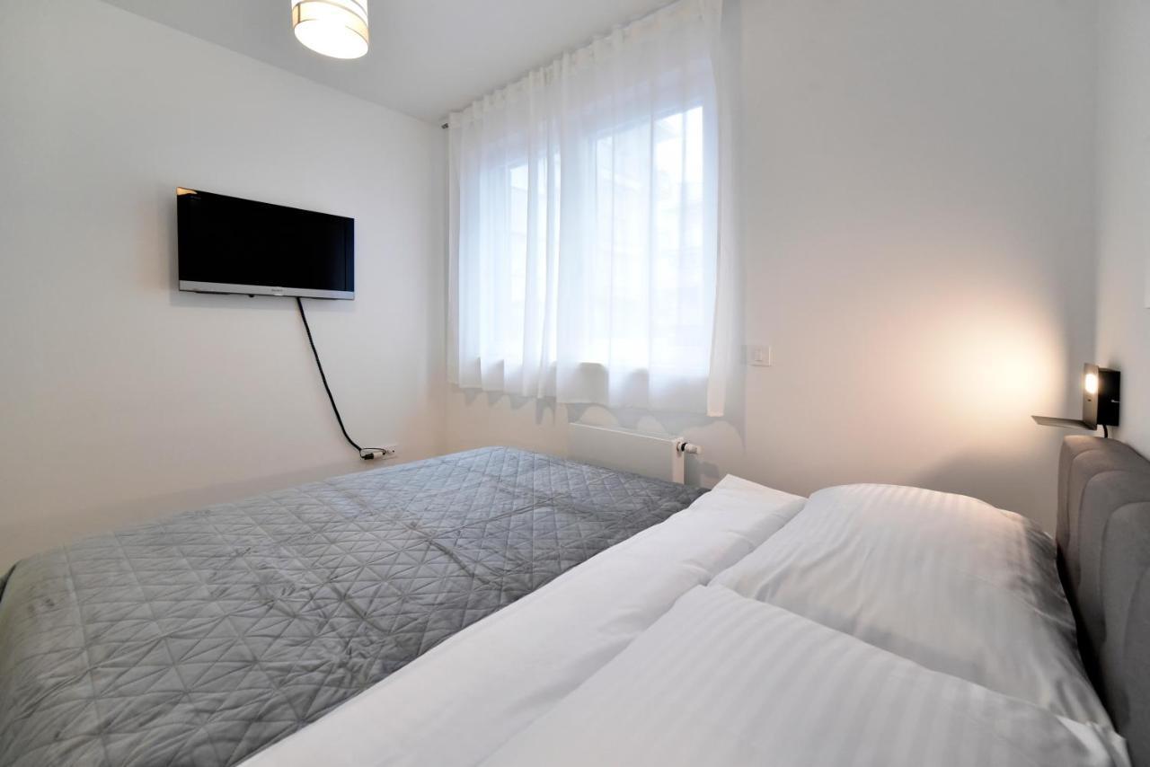 Ophelia Apartment With Parking Загреб Экстерьер фото